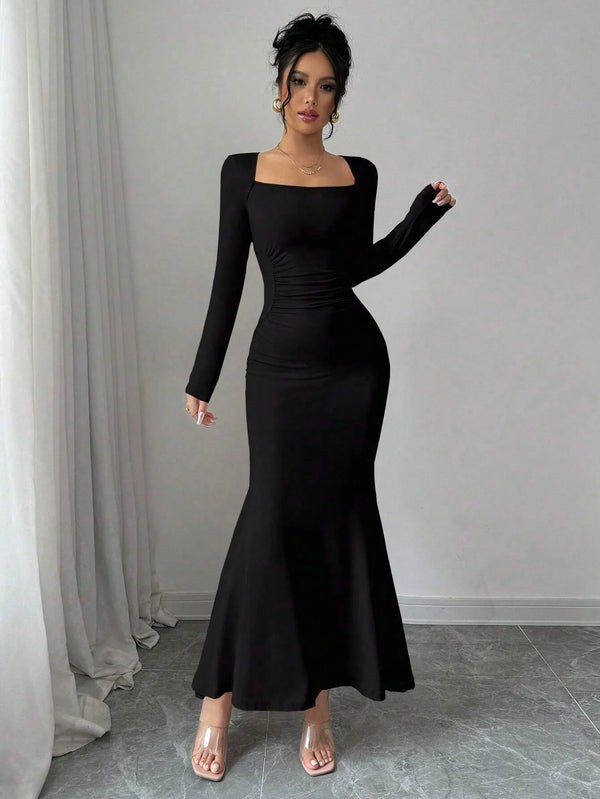 Everyday Classic Square-Collar Dress Staple